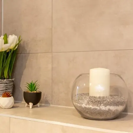 Stayzeni, Ouse Court Fantastic 2 Bed Flat * يورك