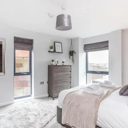 公寓 Stayzeni, Ouse Court Fantastic 2 Bed Flat *