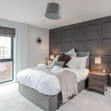 Stayzeni, Ouse Court Fantastic 2 Bed Flat * يورك