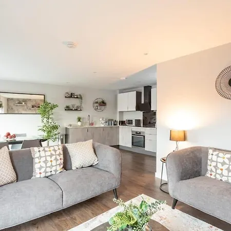 شقة Stayzeni, Ouse Court Fantastic 2 Bed Flat