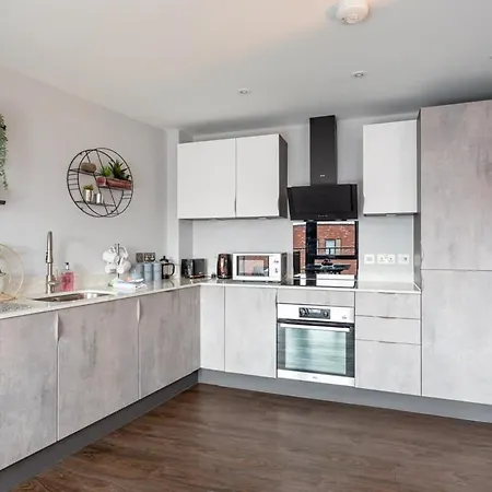 شقة Stayzeni, Ouse Court Fantastic 2 Bed Flat *