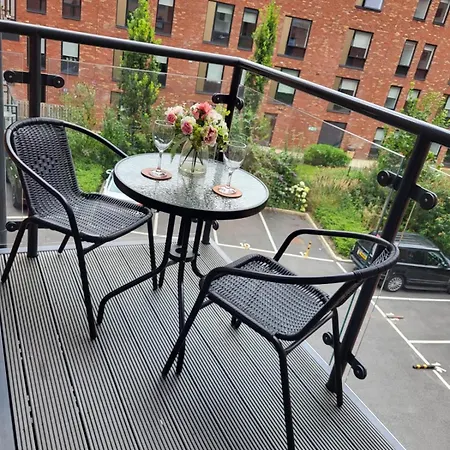 公寓 Stayzeni, Ouse Court Fantastic 2 Bed Flat *