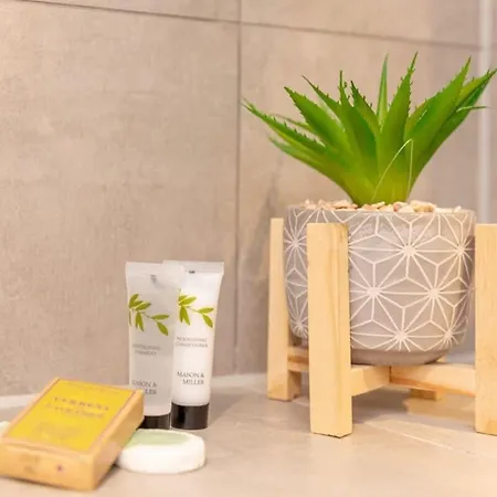 Stayzeni, Ouse Court Fantastic 2 Bed Flat * Йорк