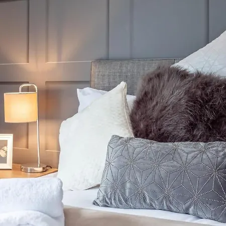 Апартаменты Stayzeni, Ouse Court Fantastic 2 Bed Flat *