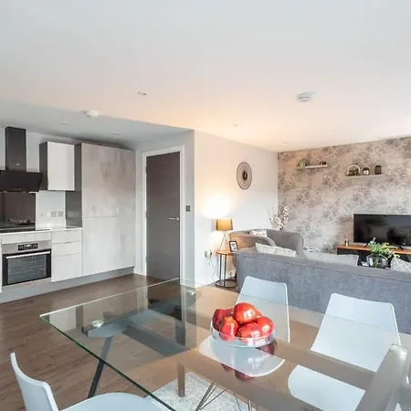 Stayzeni, Ouse Court Fantastic 2 Bed Flat