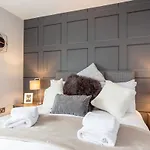 Stayzeni, Ouse Court Fantastic 2 Bed Flat 아파트 요크